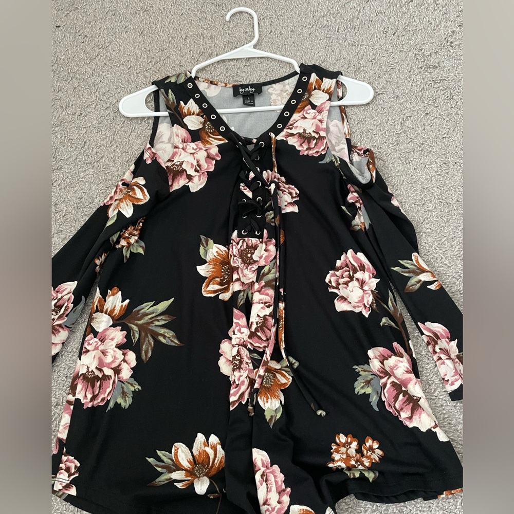 by & by junior’s large black floral cold shoulder blouse with lace up detail